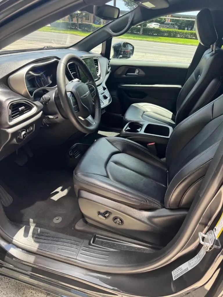 2025 Chrysler Pacifica, photo 8